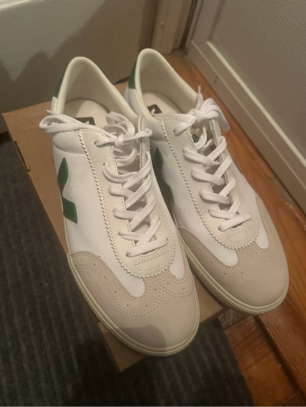 Veja volley leather men’s sneakers size 13, worn once